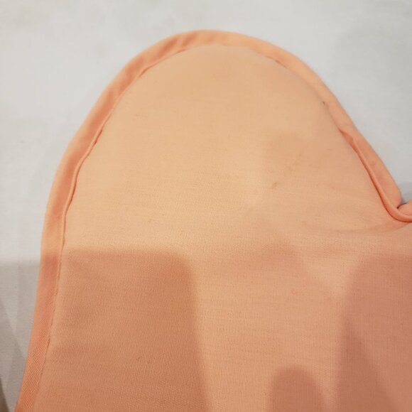 Vintage white and orange oven mitts - Picture 8 of 9